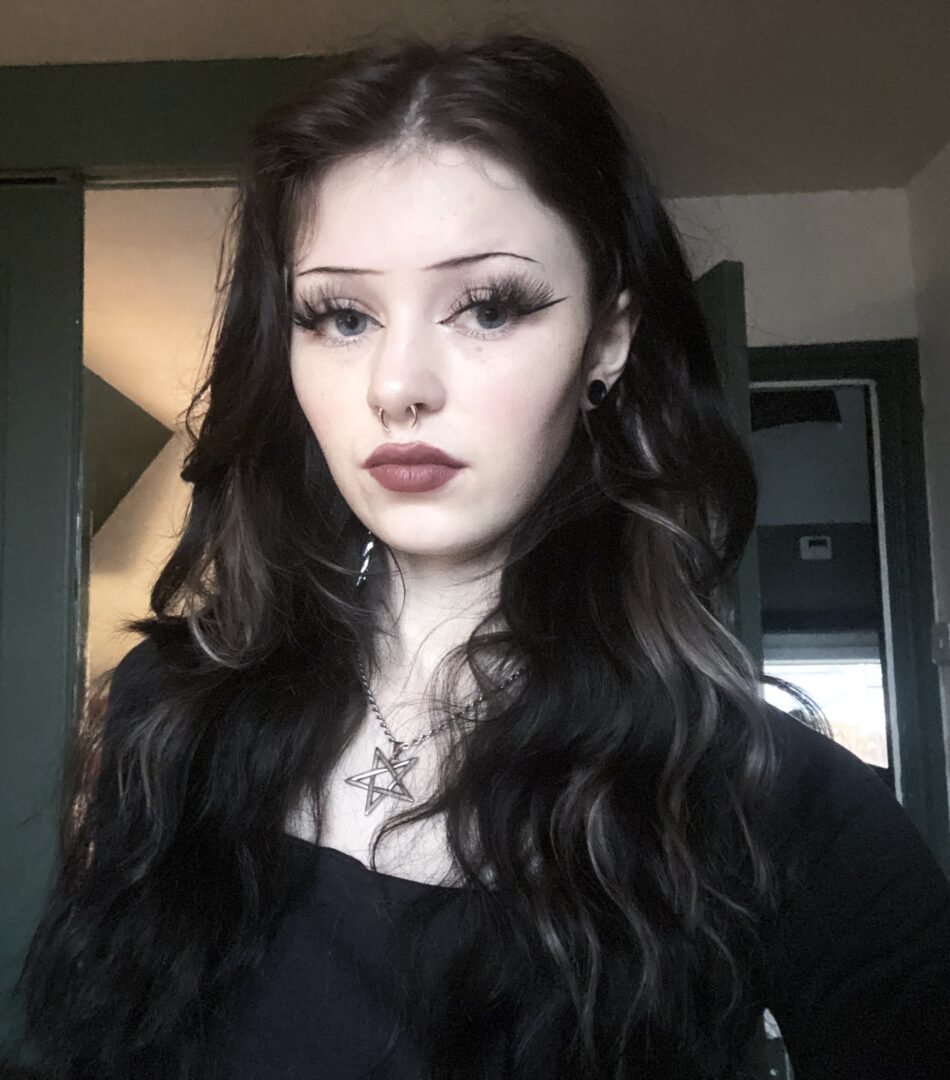 Image of neurodivergent artist Finnley Hamilton - nowaterypaint